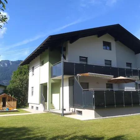 Nyaraló Gorgeous Luxurious House With Large Garden Close To The Town Centre And Piste Kötschach-Mauthen