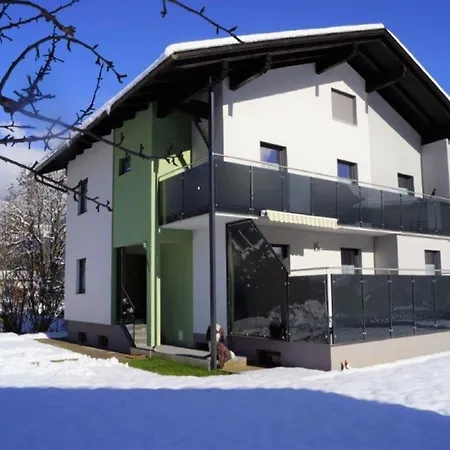 Nyaraló Gorgeous Luxurious House With Large Garden Close To The Town Centre And Piste Kötschach-Mauthen
