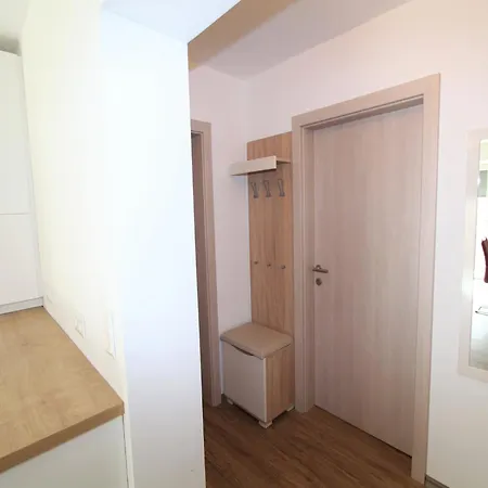 Nyaraló Gorgeous Luxurious House With Large Garden Close To The Town Centre And Piste Kötschach-Mauthen