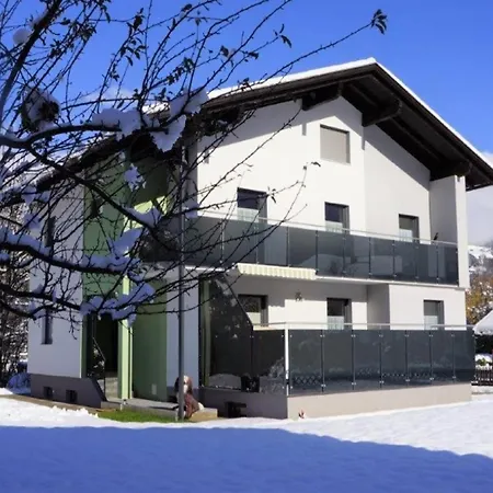 Nyaraló Gorgeous Luxurious House With Large Garden Close To The Town Centre And Piste Kötschach-Mauthen