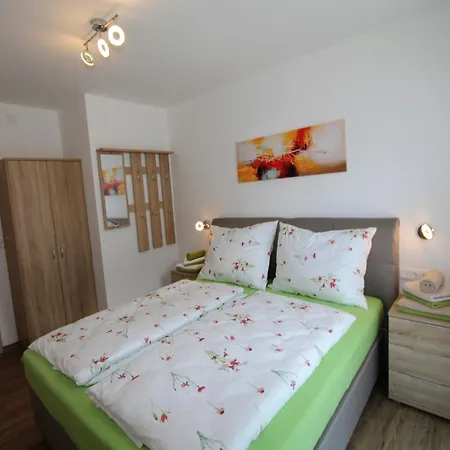 Gorgeous Luxurious House With Large Garden Close To The Town Centre And Piste *